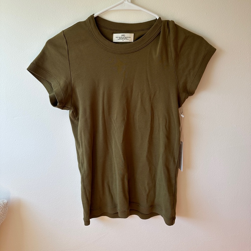 Olive NWT Arq Janie tee